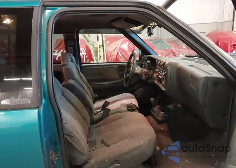 1996 Chevrolet S Truck S10 from USA, damaged, VIN 1GCDT19W6T8214101